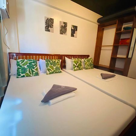 Hotel Triangle Huts Pagudpud Esterno foto