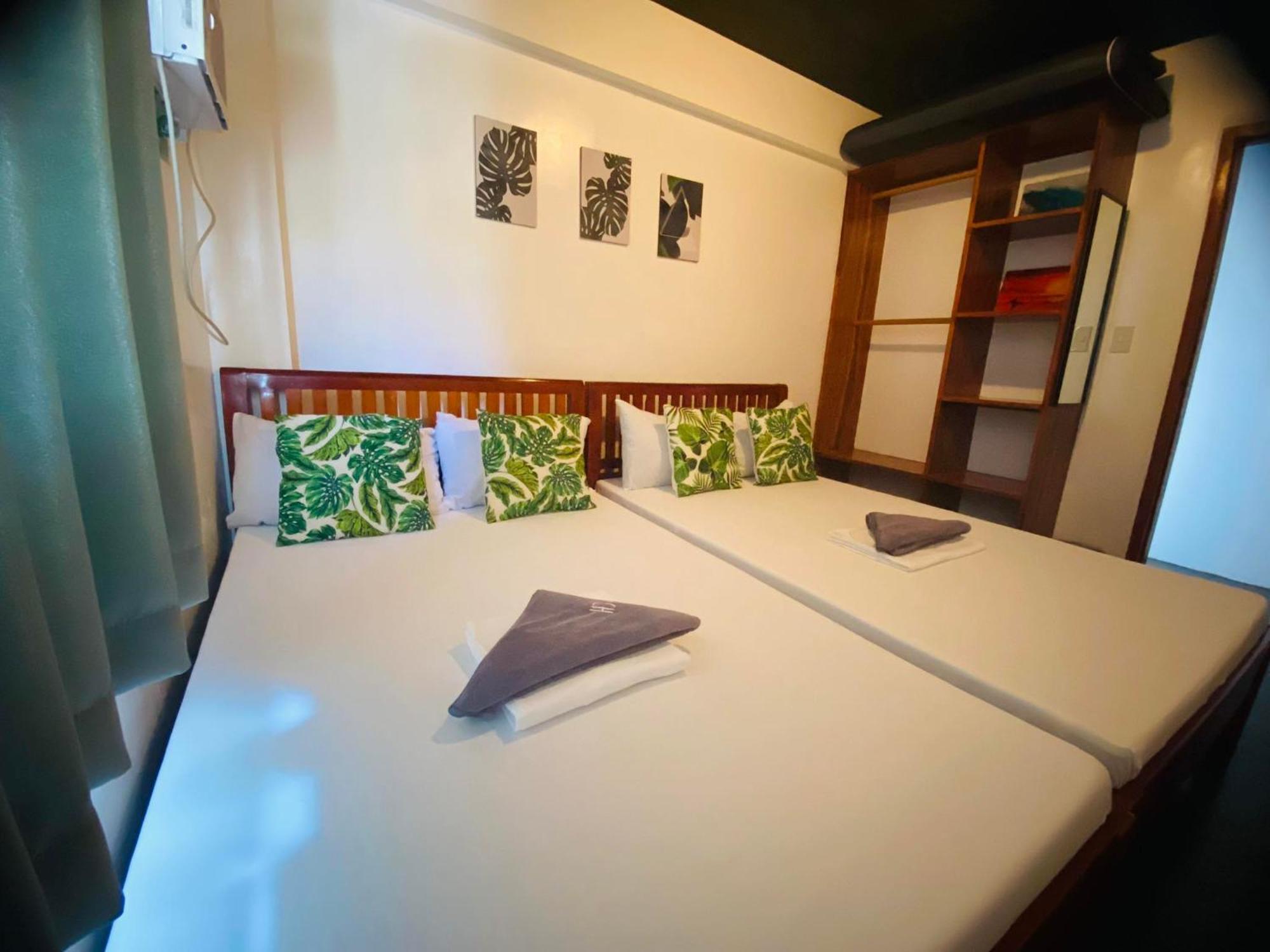 Hotel Triangle Huts Pagudpud Esterno foto