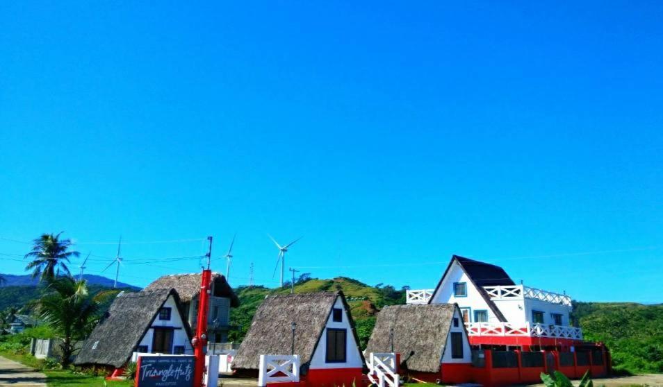 Hotel Triangle Huts Pagudpud Esterno foto